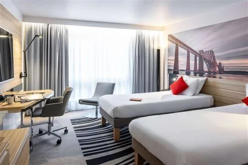 Standard, Double Bed, NOVOTEL EDINBURGH CENTRE 1/2