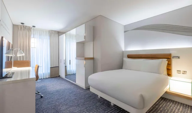 غرفة سوبيريور مفردة بسرير مزدوج، The Morrison Dublin, Curio Collection by Hilton 1/3