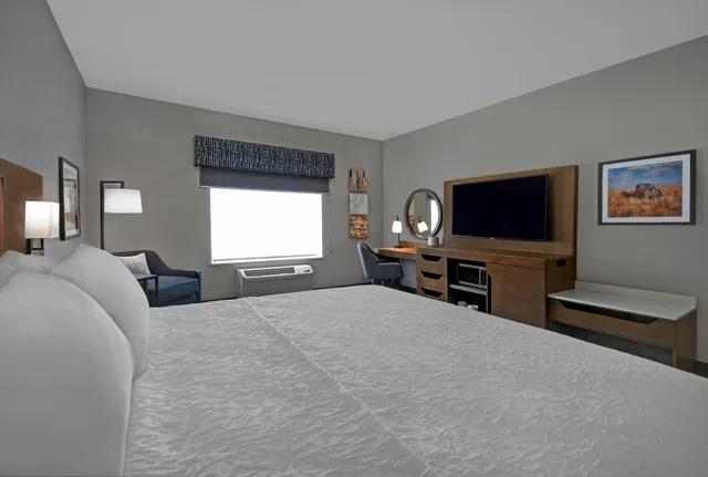 غرفة بسرير كينج لذوي الإعاقة، Hampton Inn Midland South 1/5