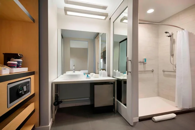 Savvy, Guest Room, King Bed, City View, Corner، ALOFT COLUMBIA DOWNTOWN 5/6