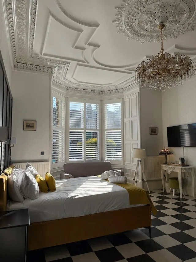 غرفة ديلوكس بسرير كينج، The International Guest House 2/4
