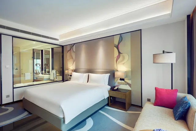 غرفة قياسية بسرير كينج مع دخول الصالة، Crowne Plaza Hangzhou Qiantang 3/9