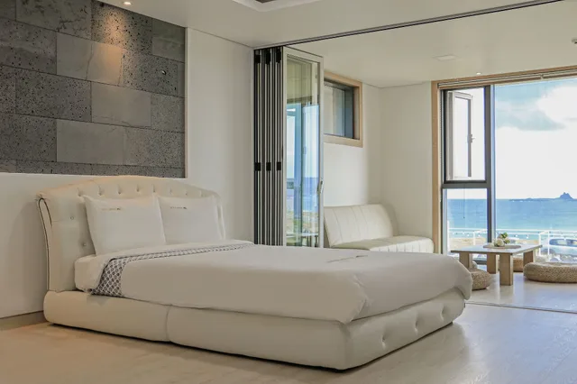 غرفة عائلية بسريرين كوين بإطلالة على البحر، Sun And Moon Resort 6/8