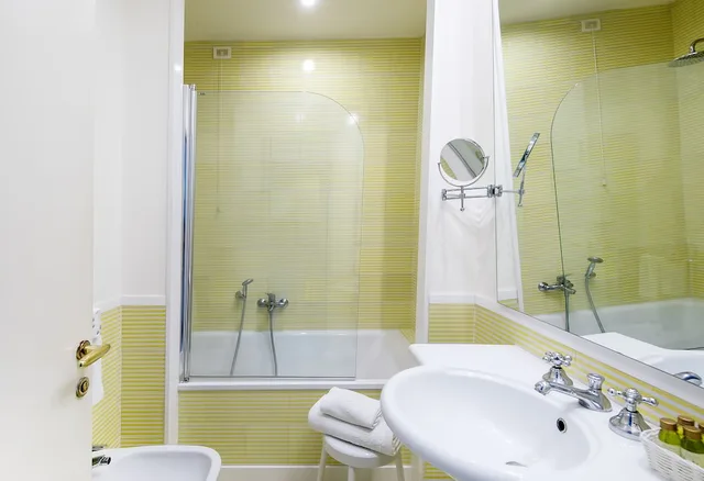 غرفة كلاسيكية بسرير مزدوج أو سريرين منفصلين بإطلالة على البحر، Hotel Minerva 2/4