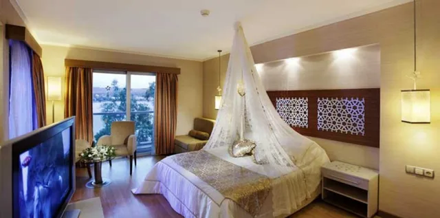 Room, Double Bed, Land View، Royal Asarlik Beach Hotel 3/5