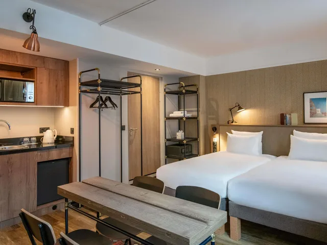 Superior, Suite, Twin Beds, with Child Extra Bed، Novotel Suites Nice Airport Hotel 4/10