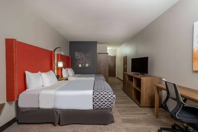 غرفة بسريرين كوين لذوي الإعاقة، La Quinta Inn & Suites by Wyndham Pflugerville 1/4