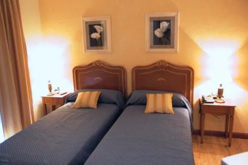 غرفة بسريرين، Hotel Santiago 3/10
