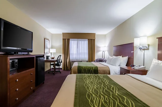 Room, 2 Queen Beds, Quality Inn & Suites Colby, KS 4/6