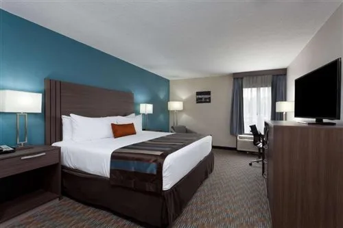 غرفة ديلوكس بسرير كينج، Nobile Hotel Parkway at Celebration Orlando 2/2