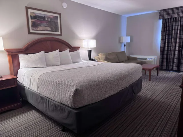 جناح بسرير كينج بغرفة نوم واحدة، Ramada by Wyndham London 1/4