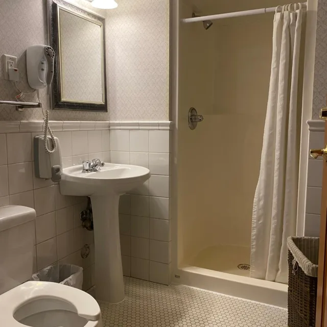 غرفة بسرير مزدوج بحمام مشترك، Kingston Hotel 3/6