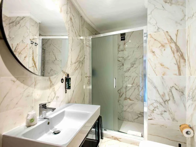 جناح استوديو سوبيريور بسرير كوين وسرير فردي، B&B Hotel Laurus al Duomo 8/8