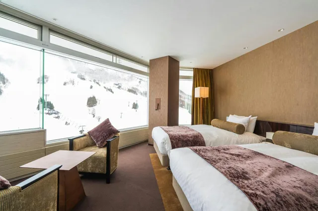 غرفة بأربعة أسرّة بإطلالة، Naeba Prince Hotel 1/3