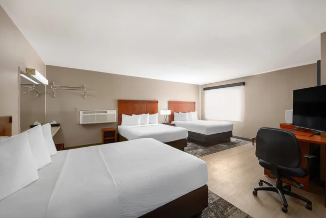 Studio, Travelodge by Wyndham Parker 3/4
