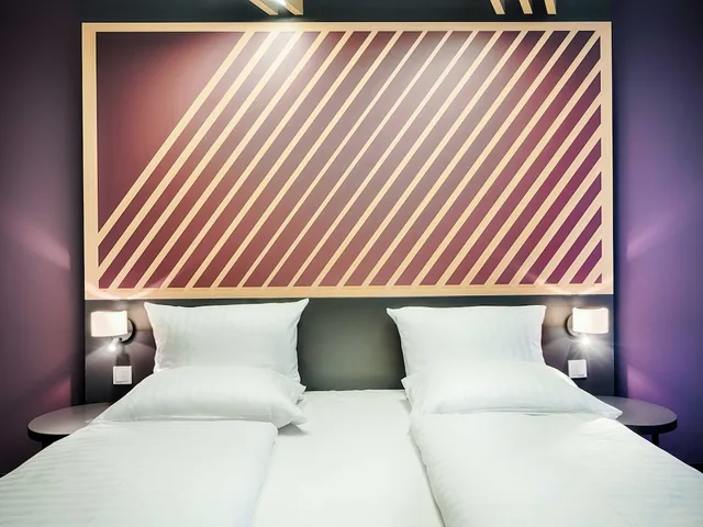 غرفة بريميوم بسرير كينج، B B Hotel Frankfurt Airport 2/3