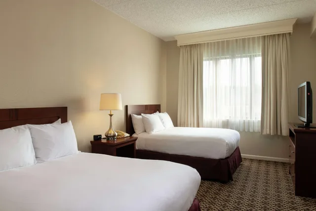 جناح ركني بسريرين مزدوجين بغرفة نوم واحدة، DoubleTree Suites by Hilton Hotel Mt. Laurel 4/6