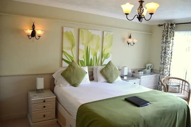 Garden Suite, Standard, King Bed، Watersedge Guest House 1/3