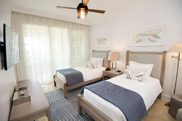 2 Bedrooms, Grand, Suite, Ocean Front, Living Area، Seven Stars Resort 1/4