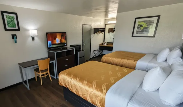 Room, 2 Double Beds, Quality Inn Moss Point - Pascagoula 6/6