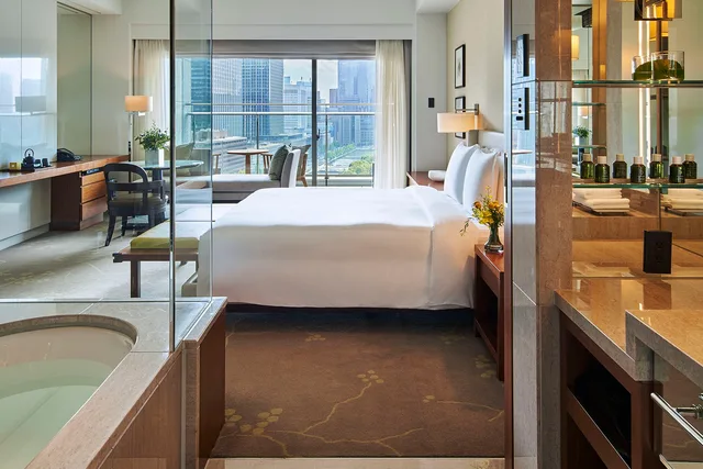 غرفة كلوب ديلوكس بسرير كينج بشرفة، Palace Hotel Tokyo 2/2