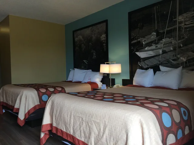 غرفة بسريرين مزدوجين، Super 8 by Wyndham Thunder Bay 1/5