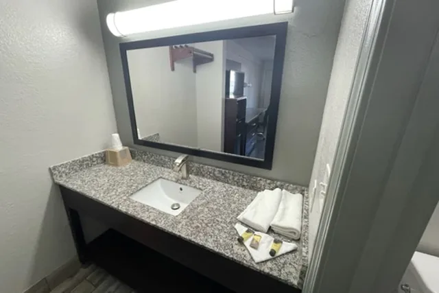 غرفة اقتصادية بسرير كوين، Western Inn Marietta 5/10
