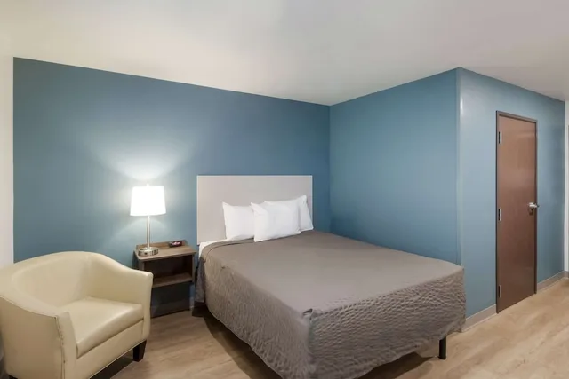 غرفة قياسية بسرير كوين، WoodSpring Suites Mesa Chandler 2/5