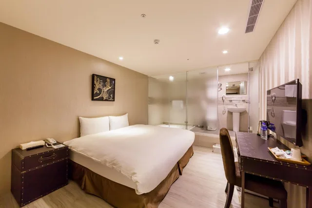 Standard, Queen Bed, No Window، Xinshe Hotel - Chungli 1/1