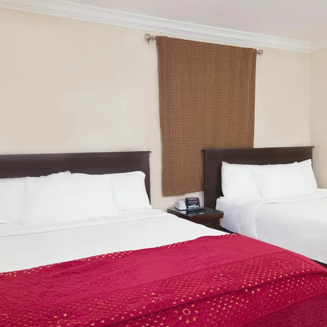 Room, 2 Double Beds, Nite Inn 2/10