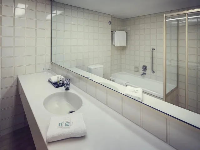 غرفة سوبيريور بسريرين مزدوجين، Mercure Perth 7/7