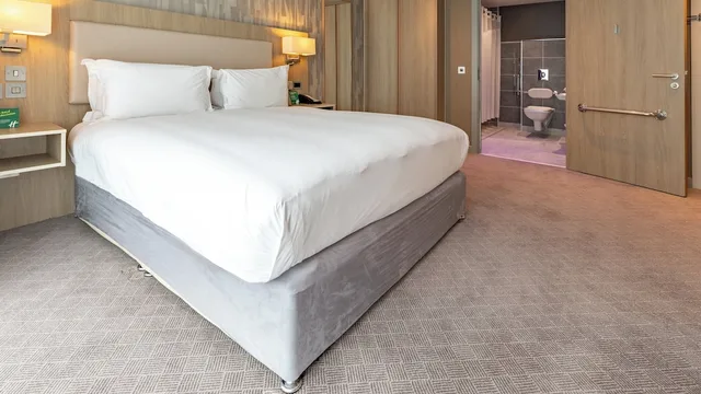 غرفة بريميوم بسرير كينج لذوي الإعاقة، Holiday Inn Manchester - City Centre 4/10