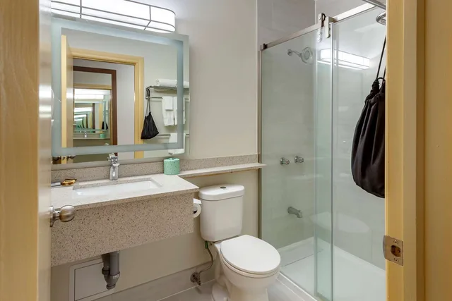 غرفة بسريرين كوين بمطبخ، Best Western Kincardine 4/4