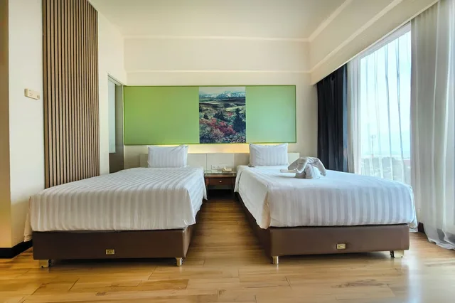 غرفة ديلوكس بسريرين منفصلين للمدخنين، Hotel Grand Candi Semarang 2/6