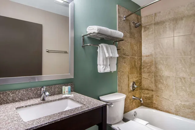 جناح بسرير كينج، Clarion Inn & Suites Atlanta Downtown 3/3