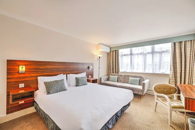 Accessible Double Room, Dancenter Lux Resort London City M25 2/8