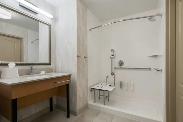 جناح بسرير كينج لذوي الإعاقة، Hampton Inn & Suites Southern Pines-Pinehurst 4/4