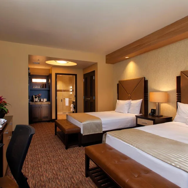 غرفة تقليدية بسرير كوين، Twin Arrows Navajo Casino Resort 1/6