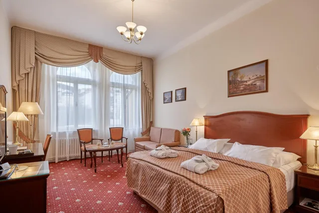 غرفة حصرية بسرير مزدوج بإطلالة على المدينة، Hotel Romance Puskin 3/10