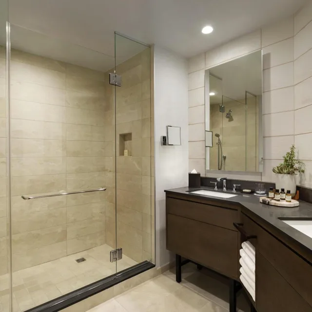 Fairmont, 2 Queen Beds, Balcony or Patio, Accessible، Fairmont Scottsdale Princess 6/7