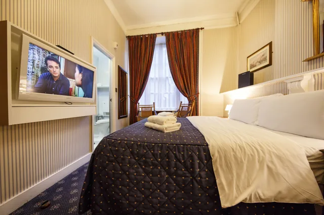 غرفة بسرير مزدوج، Regency House 1/8