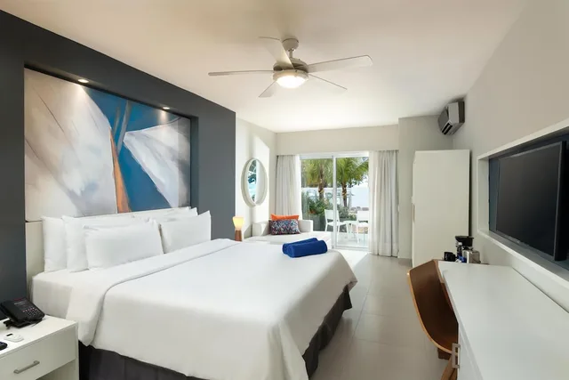 Essentia, King Bed, Ocean View، Emotions by Hodelpa - Juan Dolio 1/4