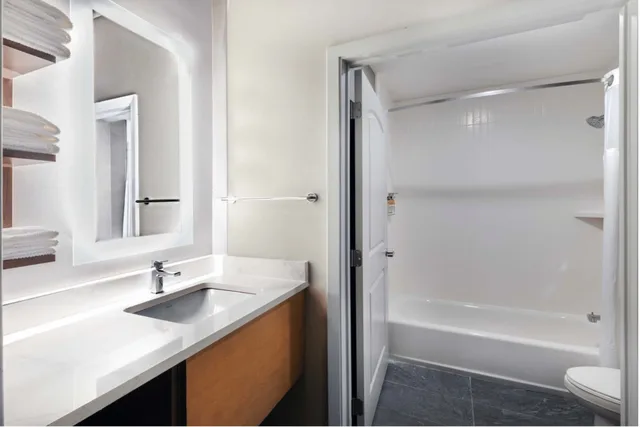 جناح استوديو بسرير كينج، Staybridge Suites Waco South - Woodway 6/7