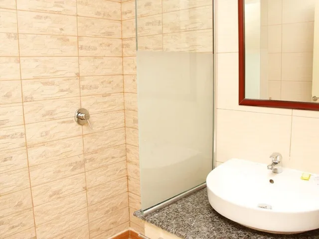 جناح تنفيذي بسرير كوين، Hotel Mraguen 1/2