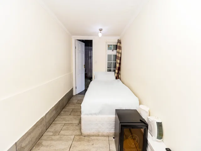 غرفة قياسية مفردة، OYO Old Oak Tree Inn 2/7