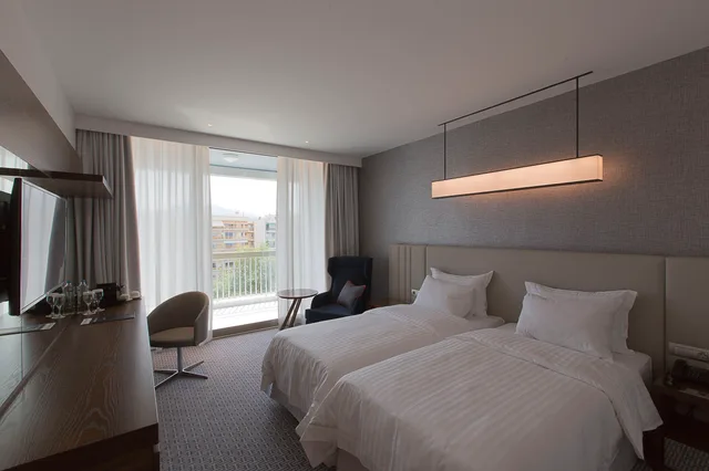 غرفة بريميوم مفردة بإطلالة على المدينة، Makedonia Palace, WorldHotels Luxury 2/3