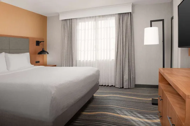 Room, King Bed, Balcony, Embassy Suites La Quinta & Spa 1/2