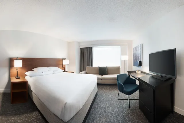 غرفة بسرير كينج في طابق مرتفع، Hyatt Regency Schaumburg Chicago 4/9