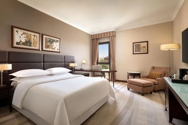 غرفة قياسية بسرير مزدوج، فندق وأبراج شيراتون الرياض(Sheraton Riyadh Hotel And Towers) 2/4