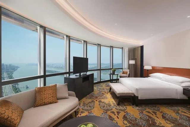 غرفة غراند كلوب ديلوكس بسرير كينج بإطلالة على النهر، Grand Hyatt Changsha 1/2